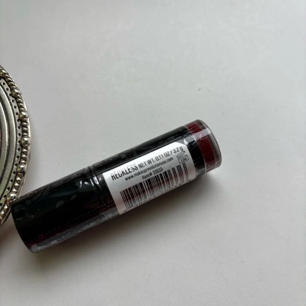 Makeup Revolution Bold Lipstick